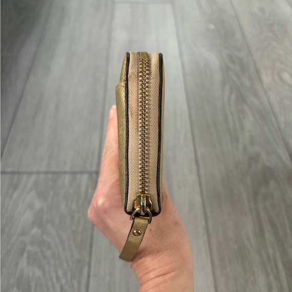 Kate Spade Spencer Metallic Slim Continental wallet. - Picture 6 of 14